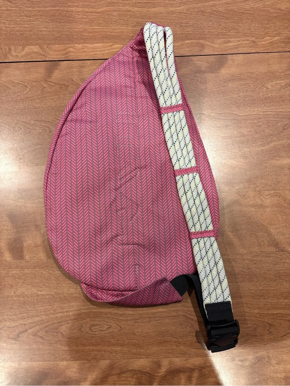 Kavu Pink Chevron Sling Pack